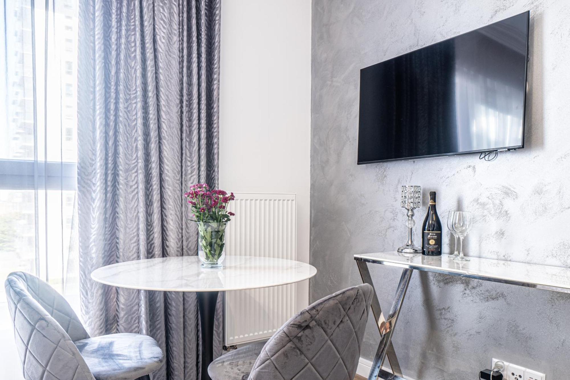 Private Parking, Secure Building - Central Apartments Old Town & Main Station Gdansk Room photo